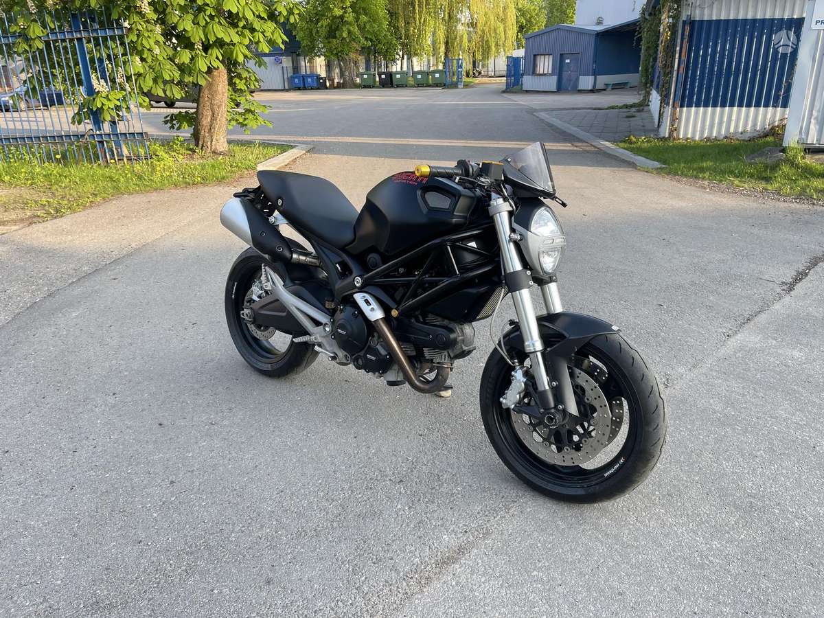 Ducati Monster 696cc, street / classic