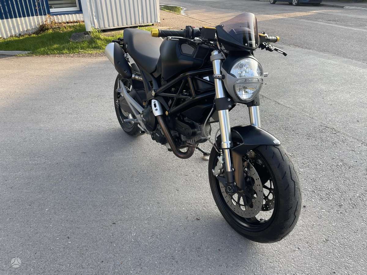 Ducati Monster 696cc, street / классические