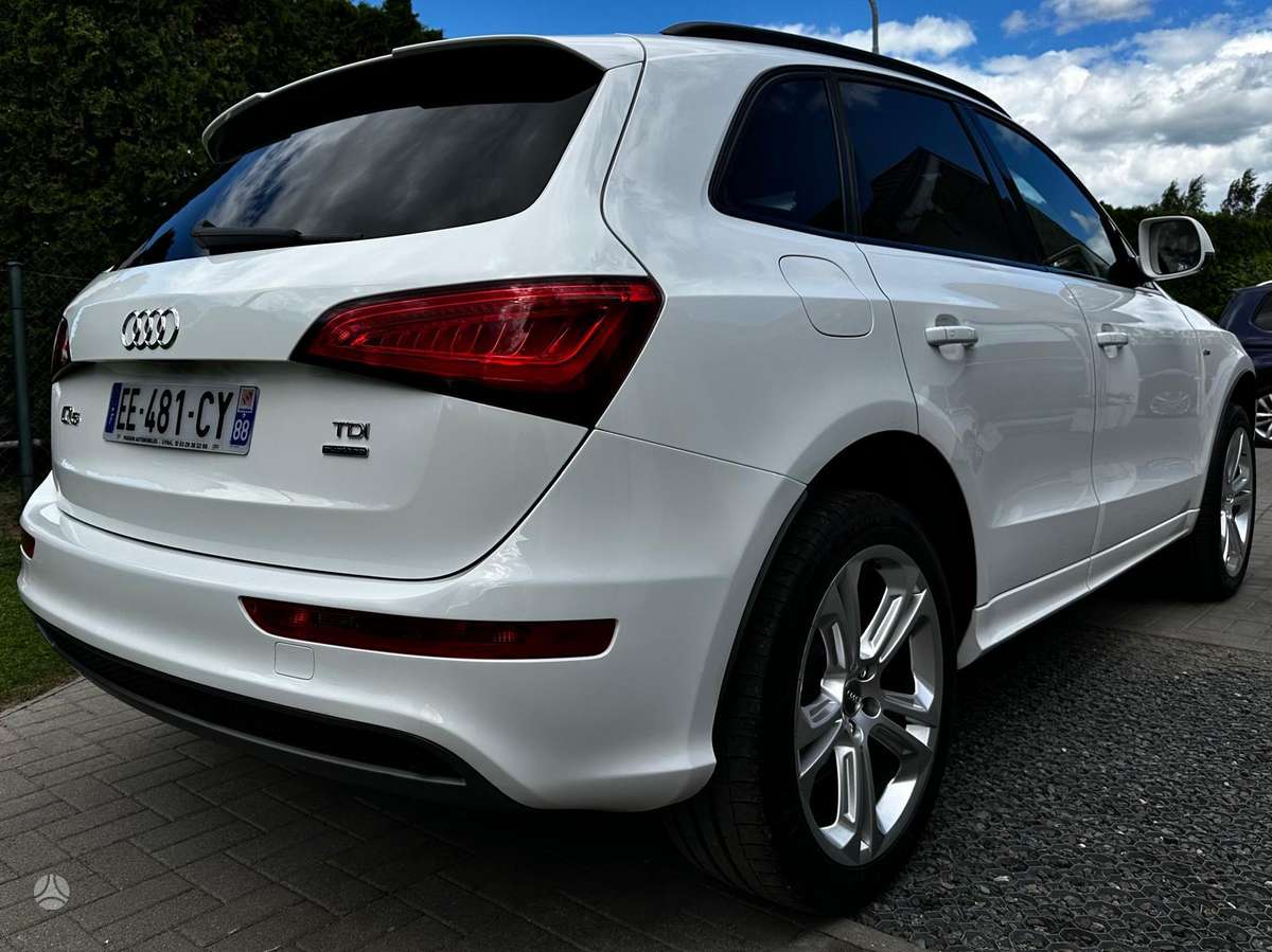 Audi Q5, 2.0 l., off-road / crossover