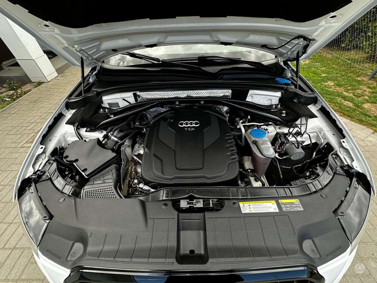 Audi Q5, 2.0 l., off-road / crossover