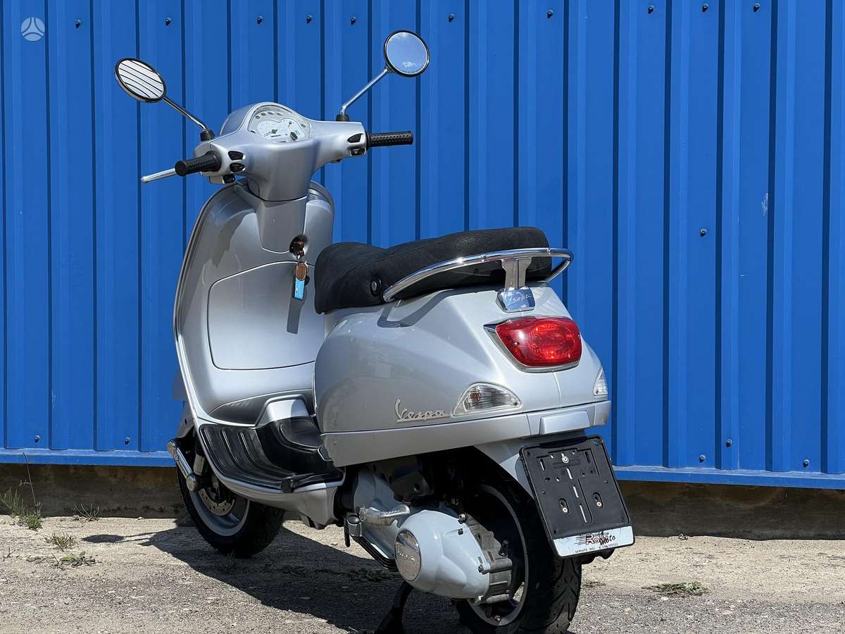 Piaggio Vespa 125cc, мотороллеры / мопеды