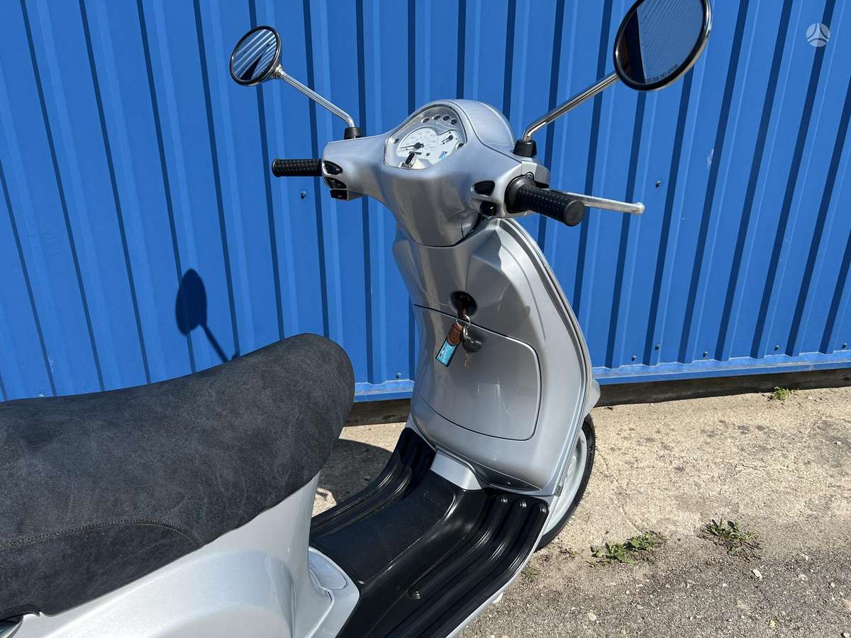 Piaggio Vespa 125cc, мотороллеры / мопеды