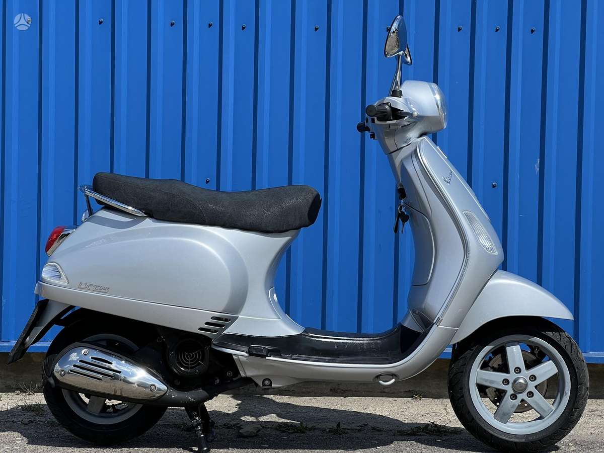 Piaggio Vespa 125cc, мотороллеры / мопеды