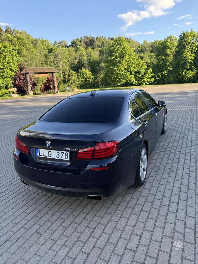 BMW 550, 4.4 l., Седан