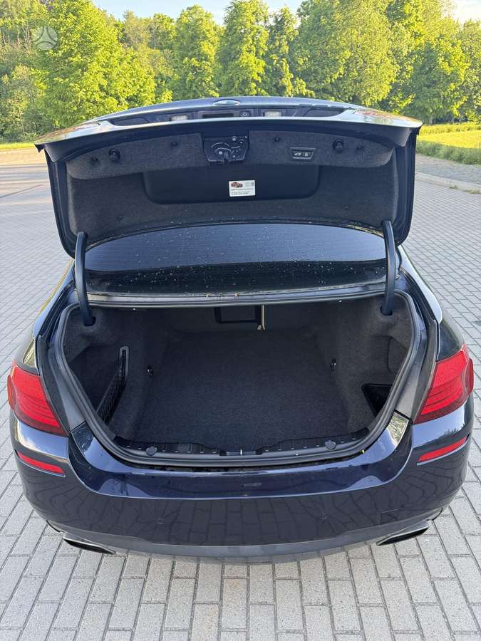 BMW 550, 4.4 l., Седан