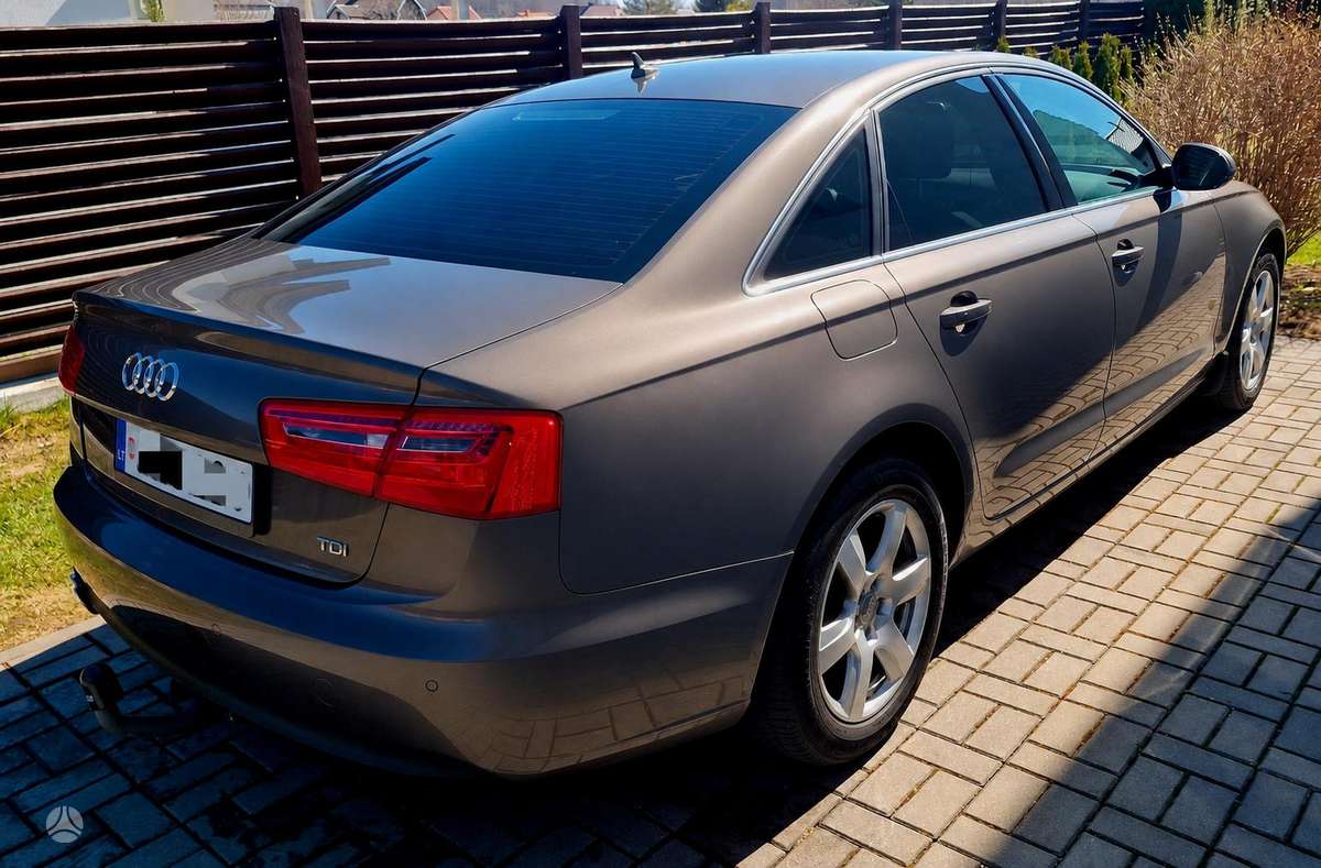 Audi A6, 2.0 l., Седан