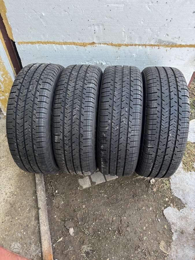 Michelin Agilis, summer 215/60 R17