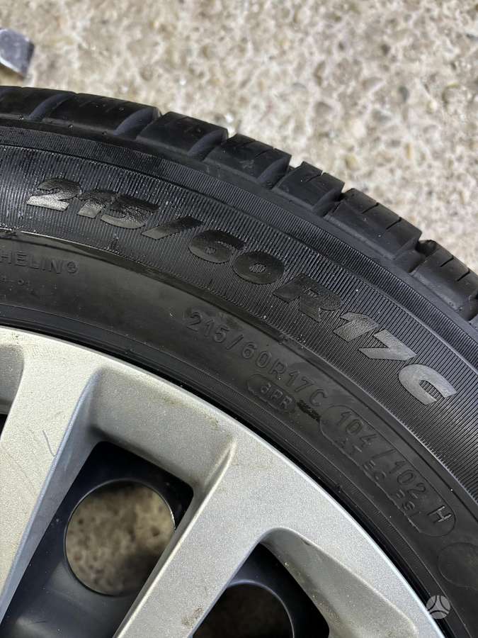 Michelin Agilis, summer 215/60 R17