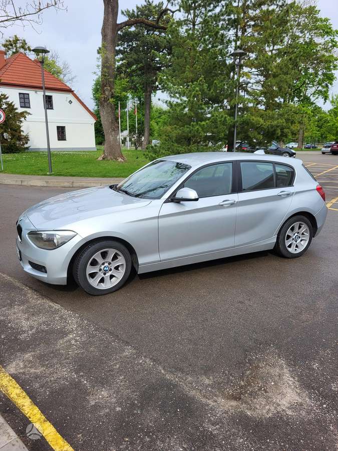 BMW 116, 2.0 l., hatchback