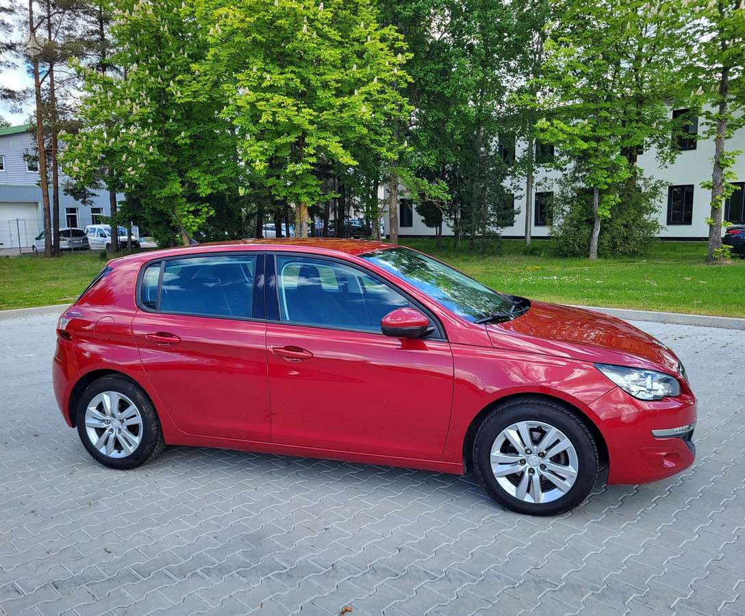 Peugeot 308, 1.2 l., hatchback