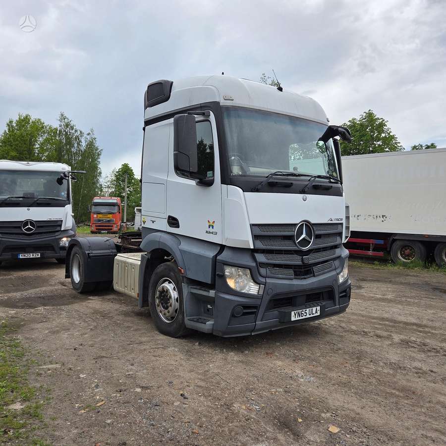 Mercedes-Benz 18.43, single sleeper