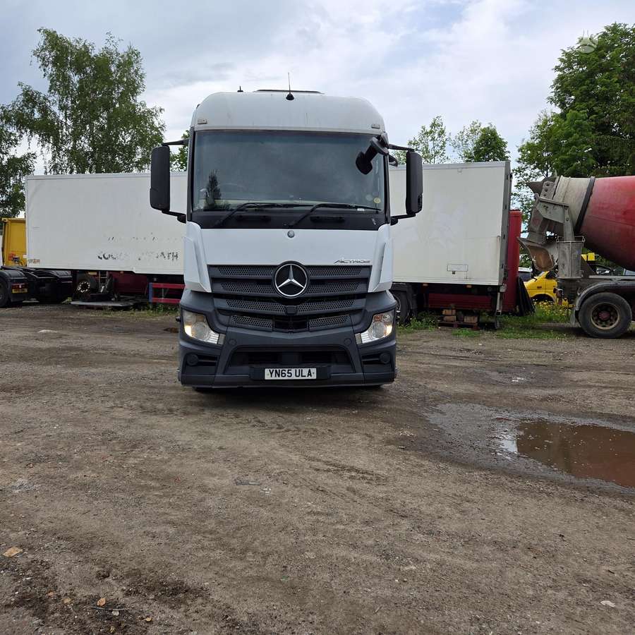 Mercedes-Benz 18.43, single sleeper