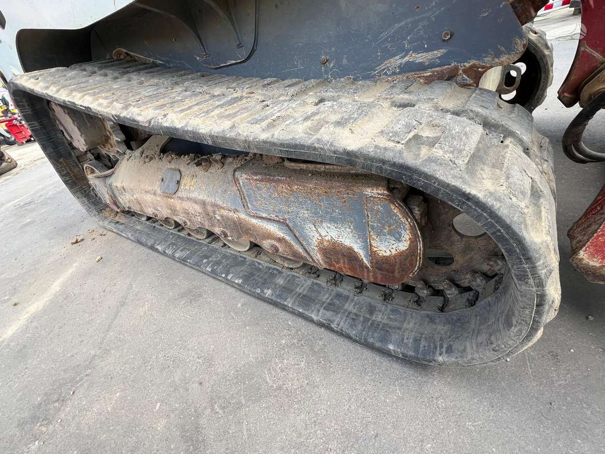 Takeuchi TL12V2, мини-погрузчики