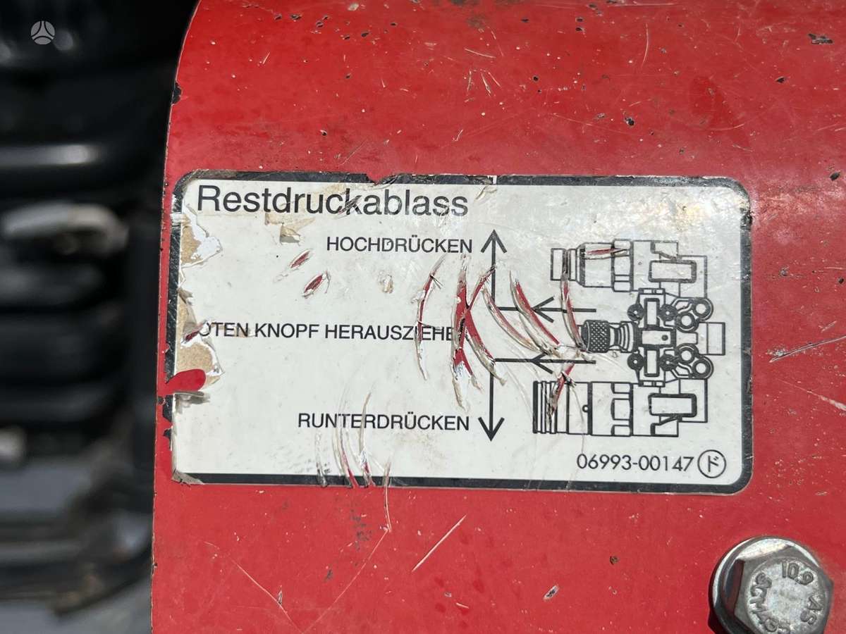 Takeuchi TL12V2, mini loaders