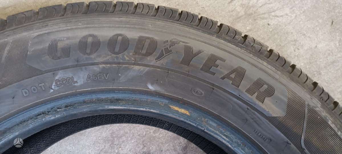 Goodyear Efficient Grip, vasaras 215/60 R16