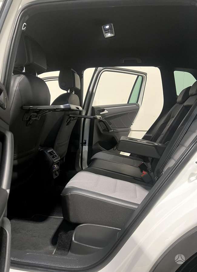 Volkswagen Tiguan - 10