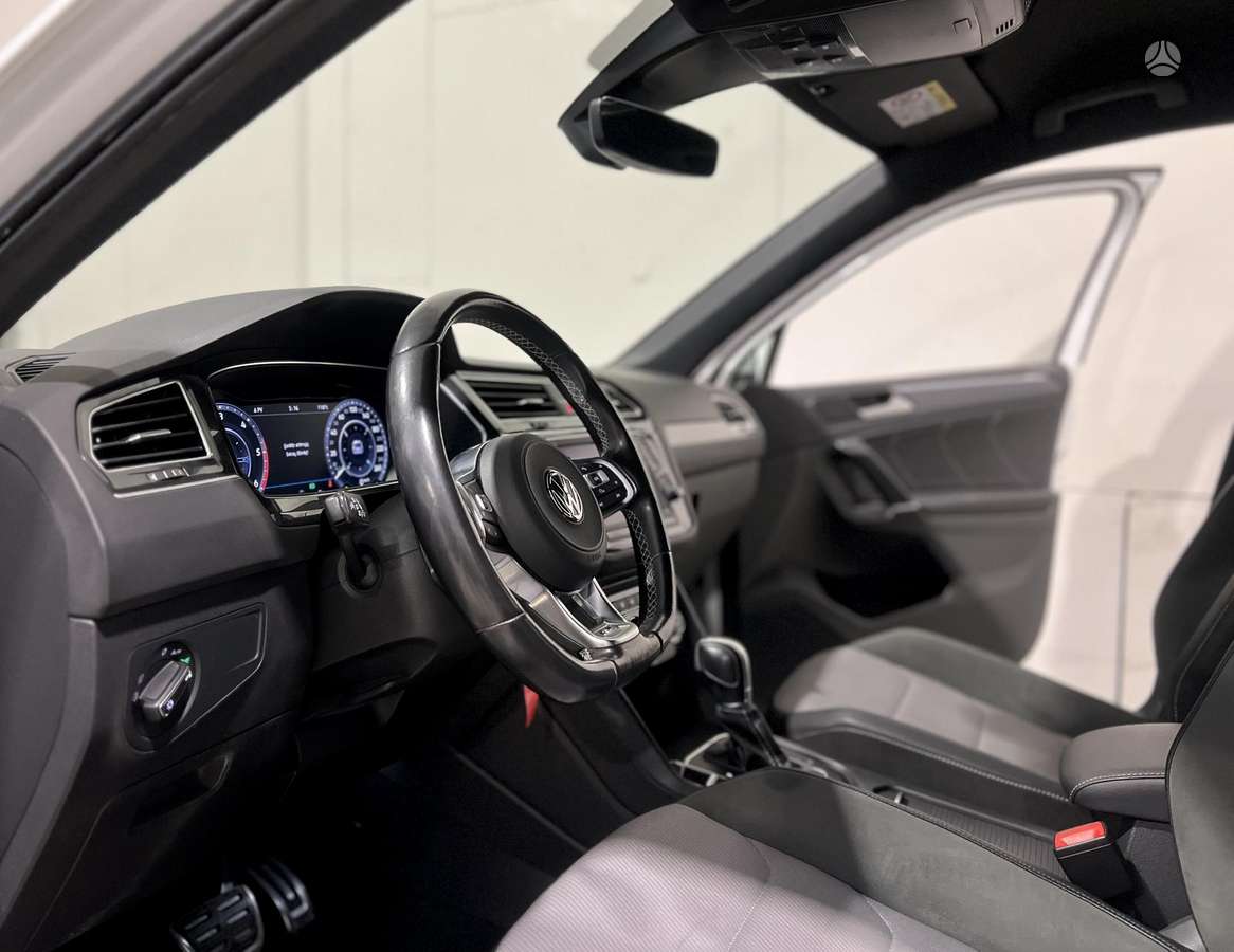 Volkswagen Tiguan - 4