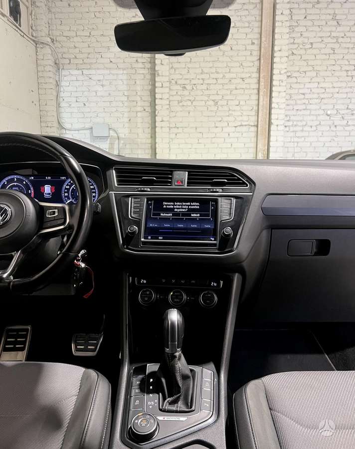 Volkswagen Tiguan - 6
