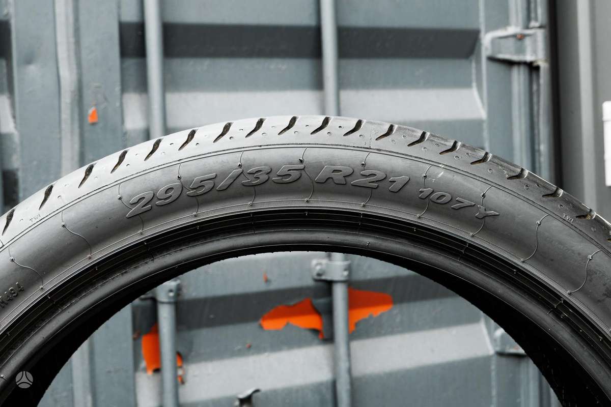 Pirelli P Zero, summer 295/35 R21