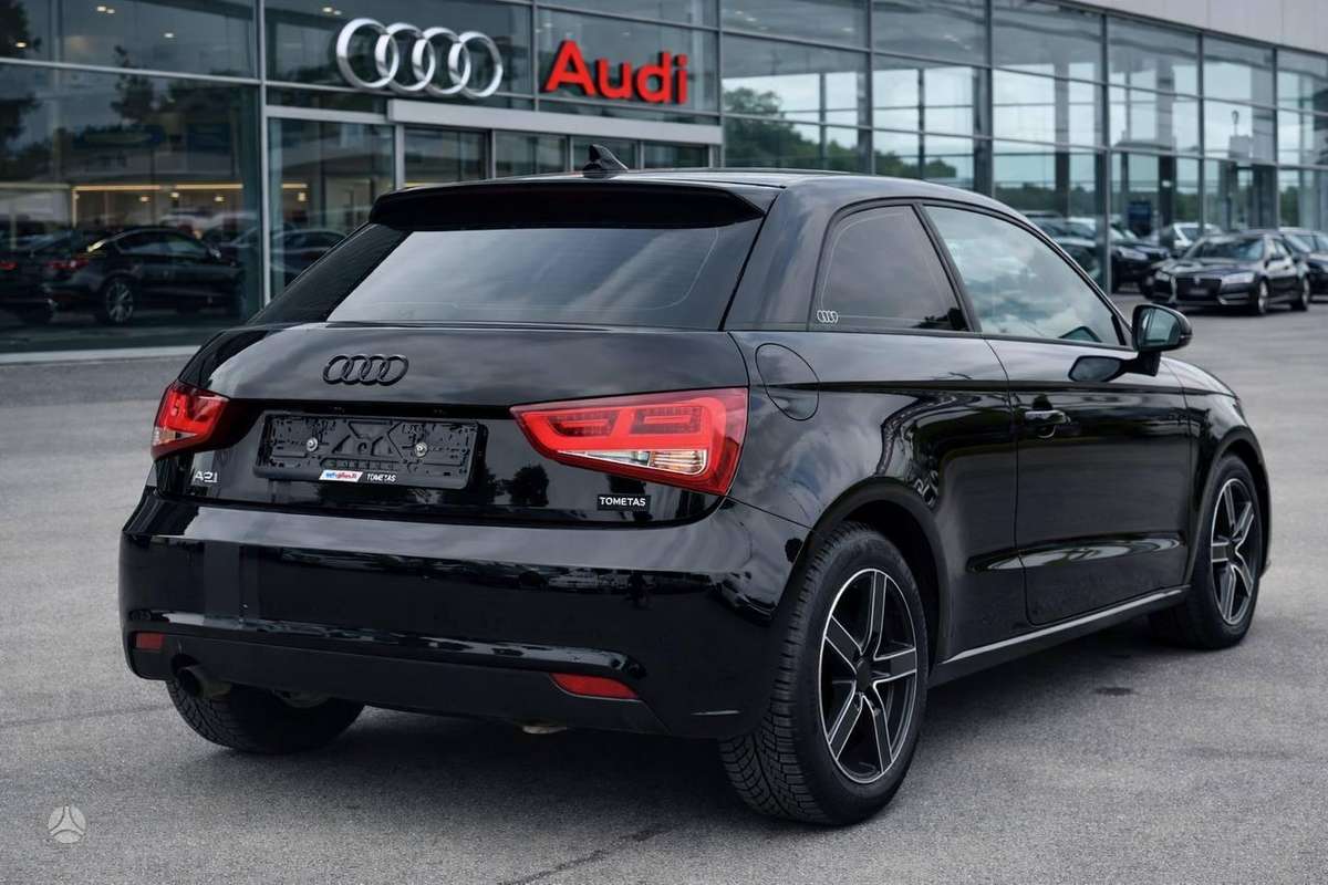 Audi A1, 1.6 l., Купе (coupe)