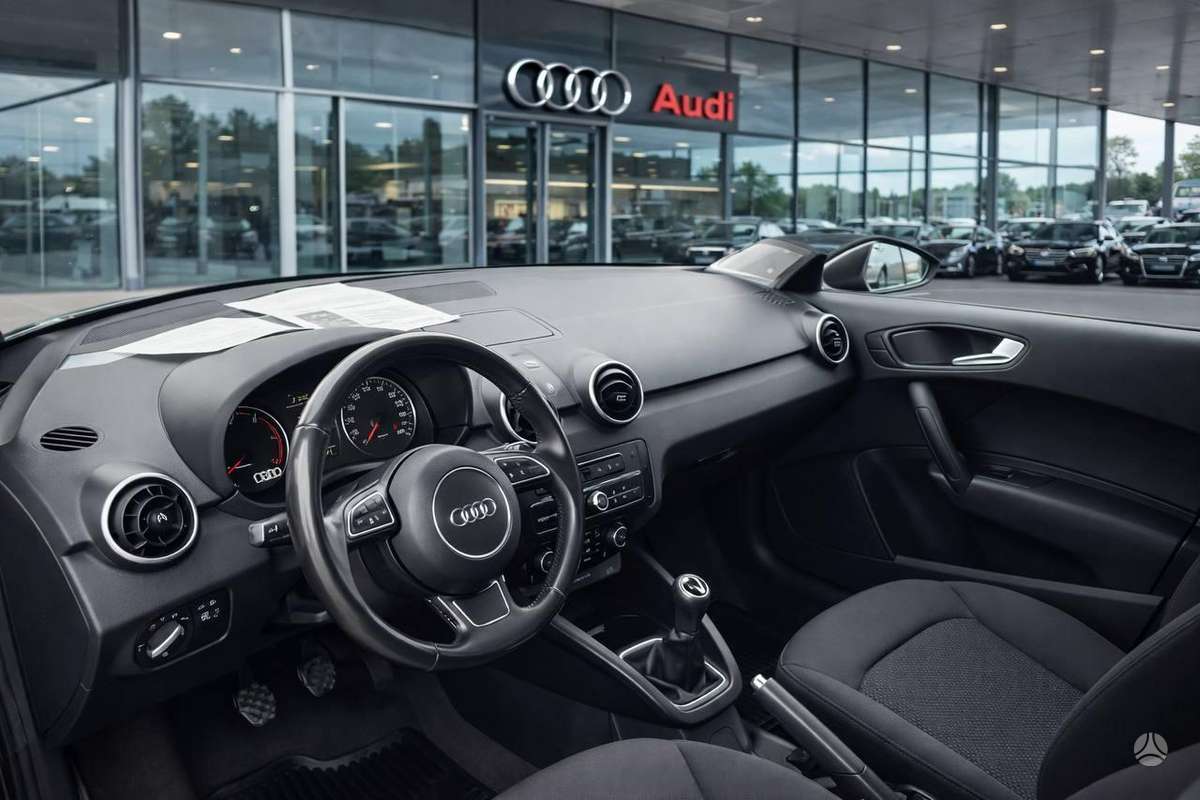 Audi A1, 1.6 l., Купе (coupe)