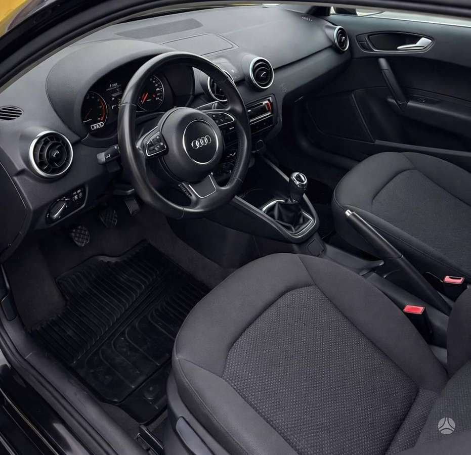 Audi A1, 1.6 l., Купе (coupe)
