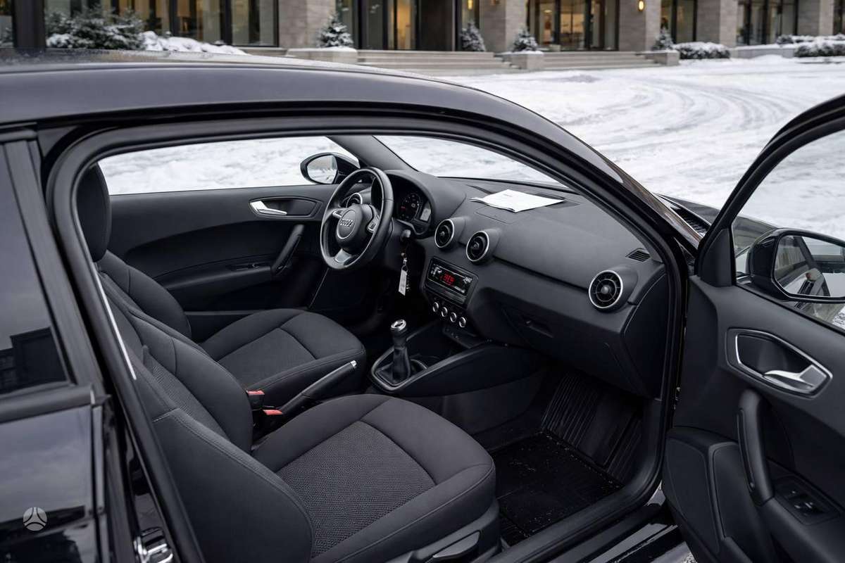 Audi A1, 1.6 l., Купе (coupe)