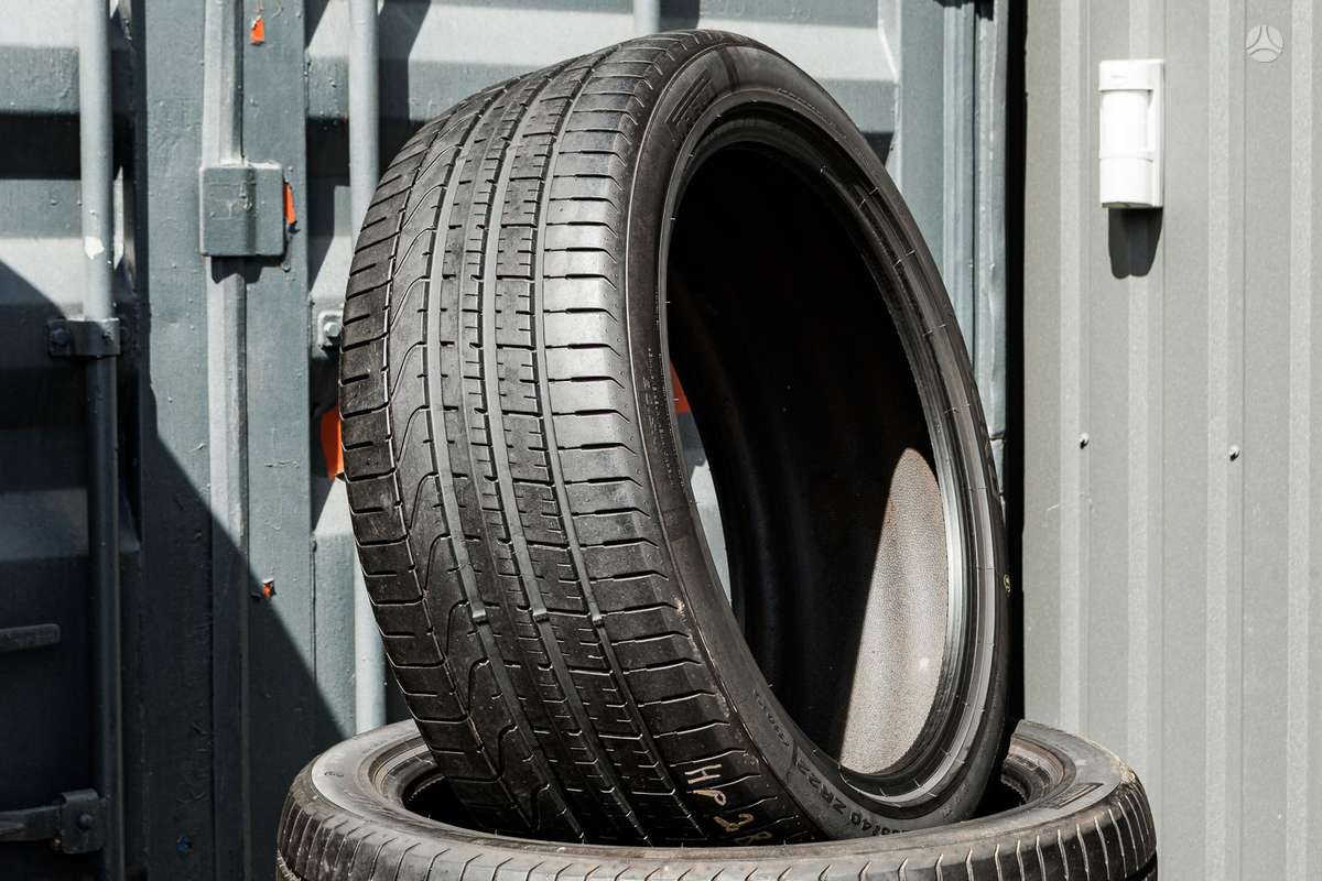 Pirelli P Zero, summer 285/40 R22