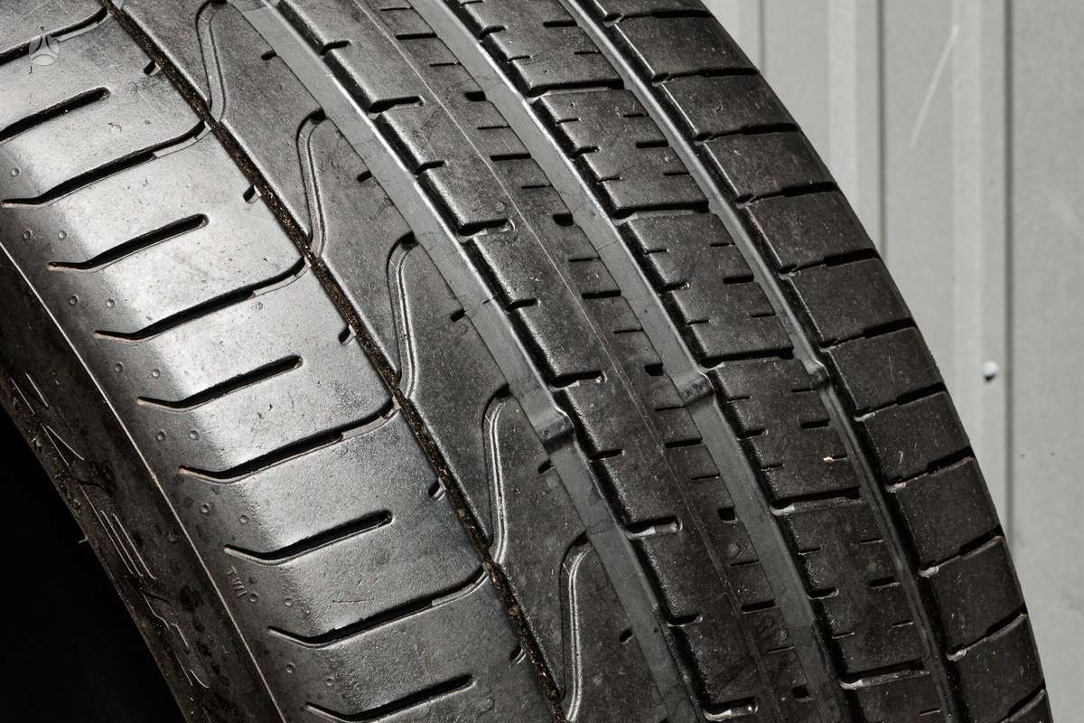 Pirelli P Zero, summer 285/40 R22