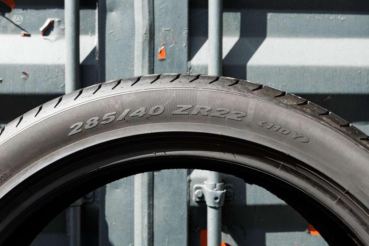 Pirelli P Zero, summer 285/40 R22