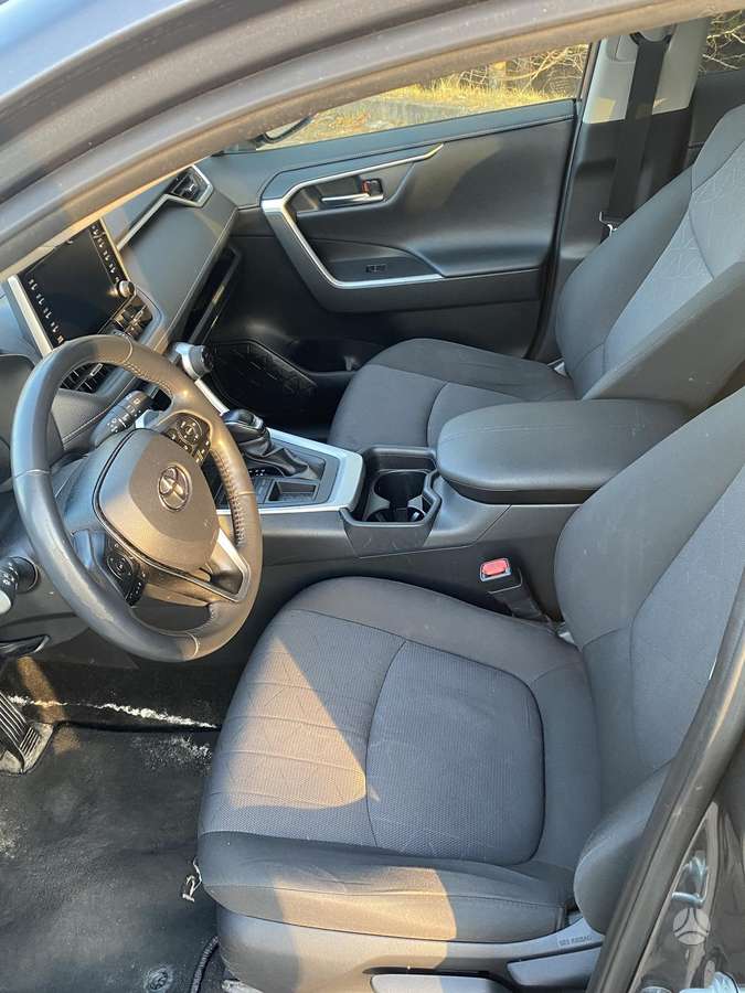 Toyota RAV4 - 6