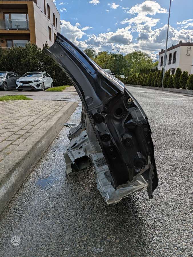 Subaru Outback sparnai