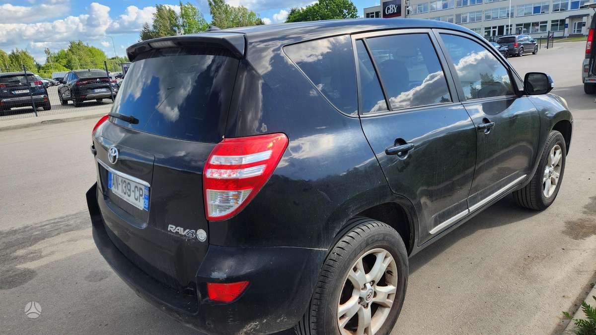 Toyota RAV4 - 6