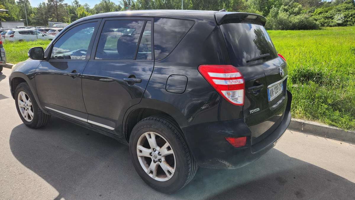 Toyota RAV4 - 8