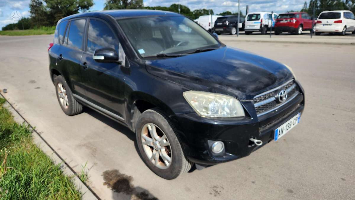 Toyota RAV4 - 10