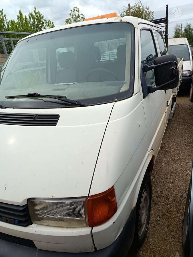 Volkswagen Transporter - 2