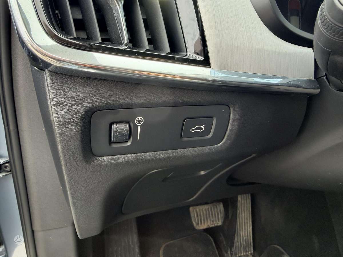 Volvo S90, 2.0 l., Седан