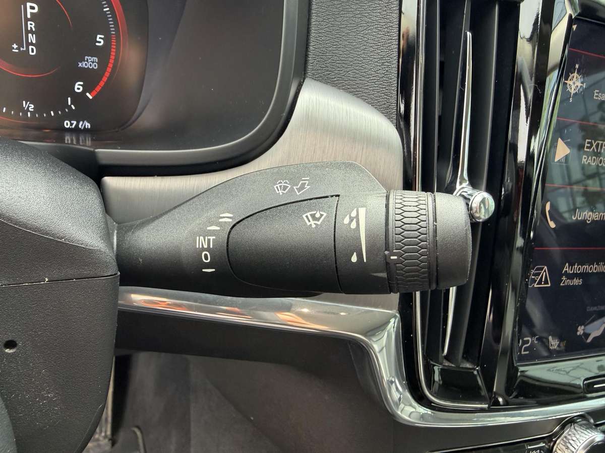 Volvo S90, 2.0 l., Седан