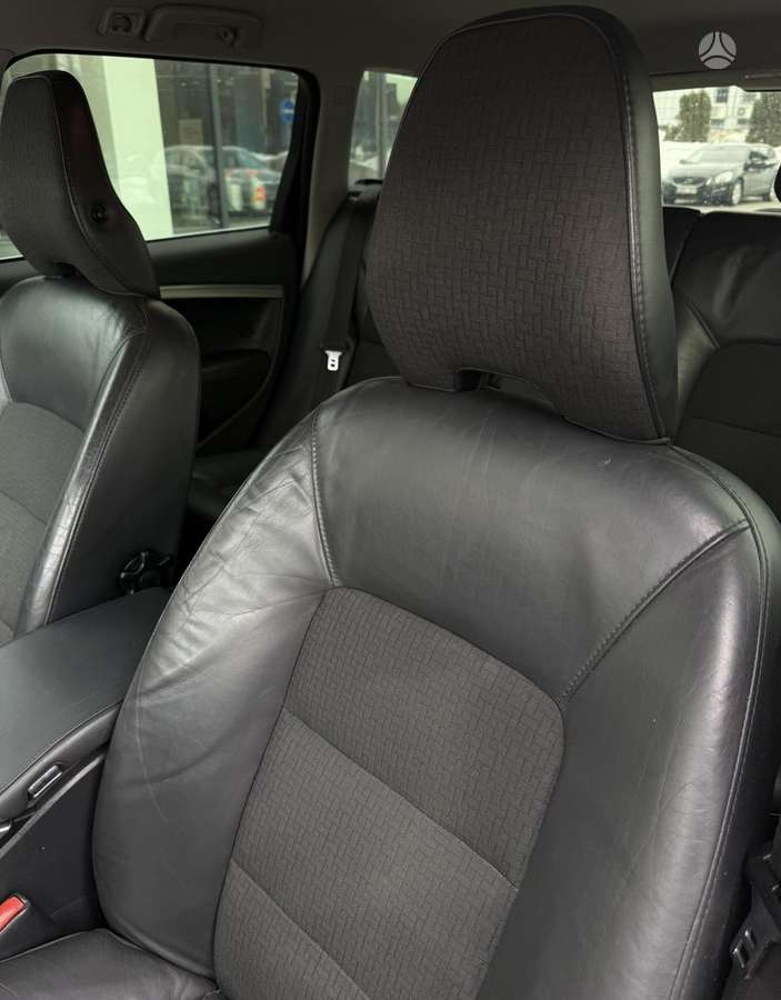 Volvo V70, universalas