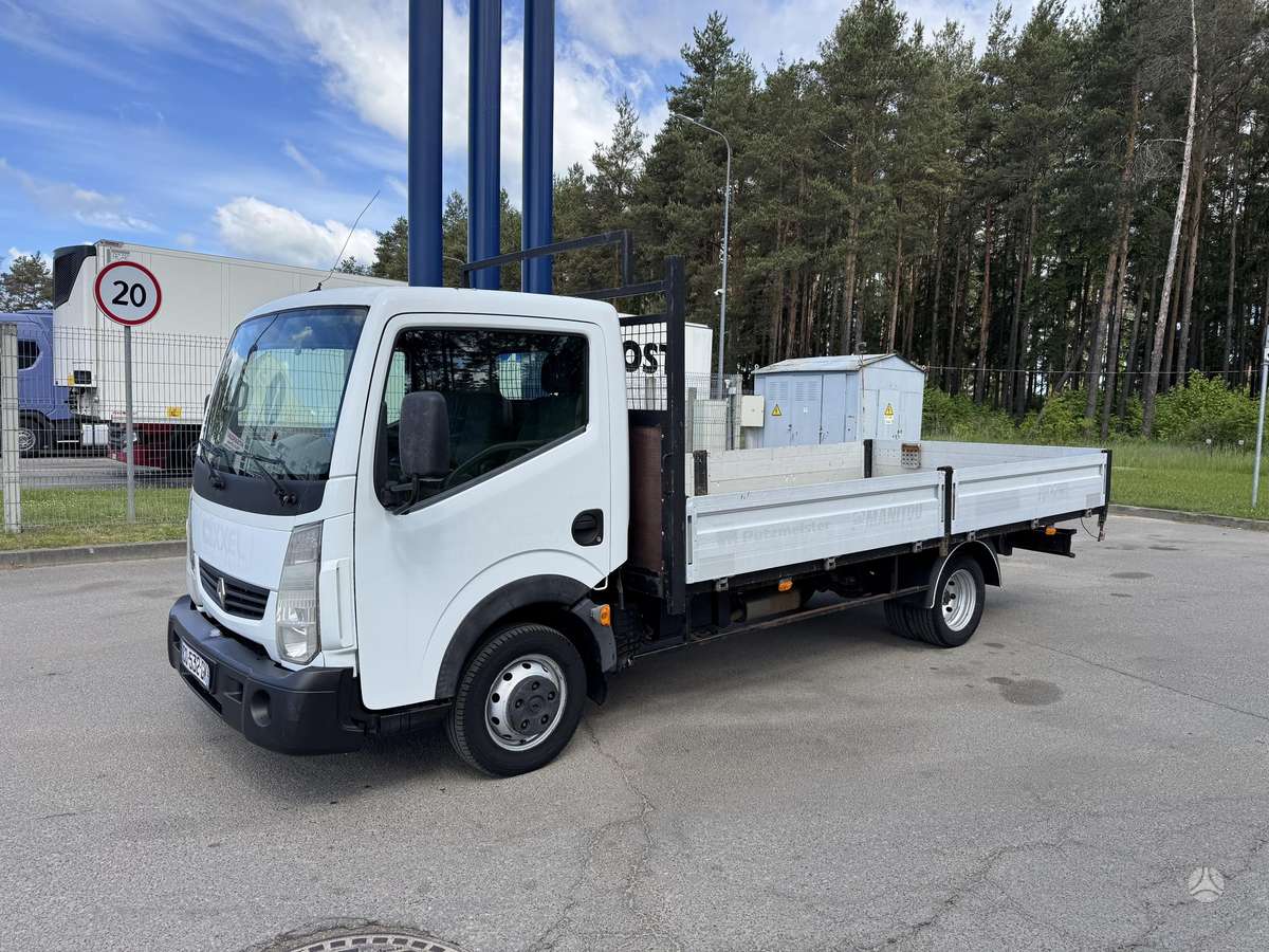 Renault Maxity - 1