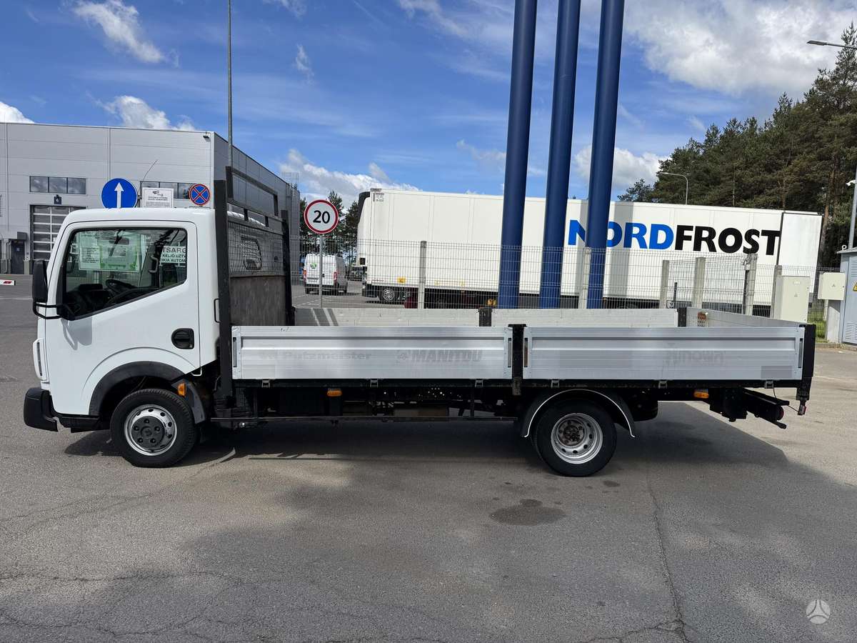 Renault Maxity - 2