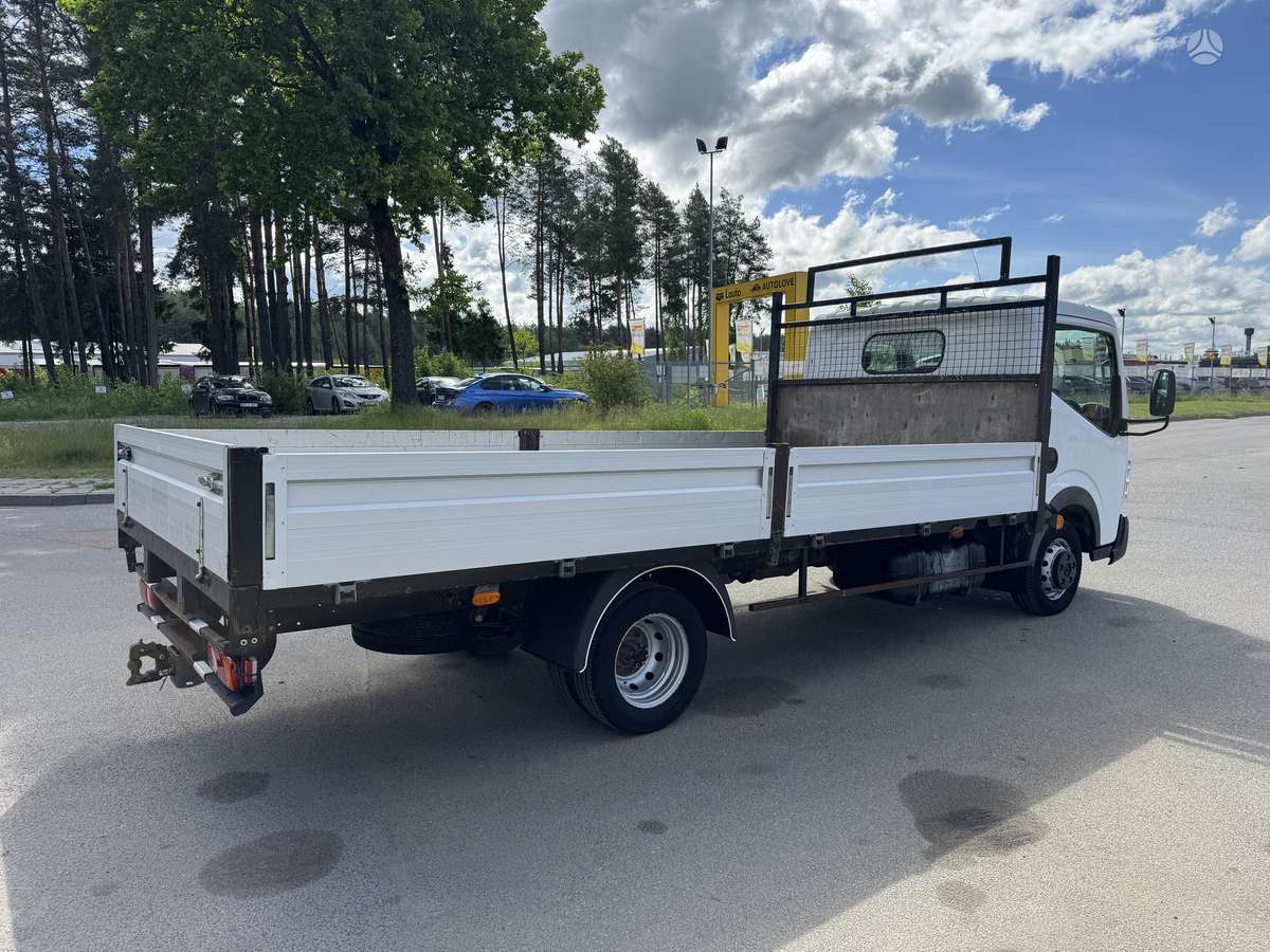 Renault Maxity - 5