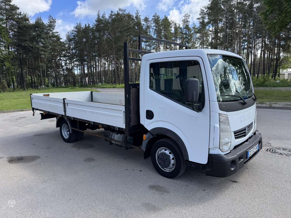 Renault Maxity - 7