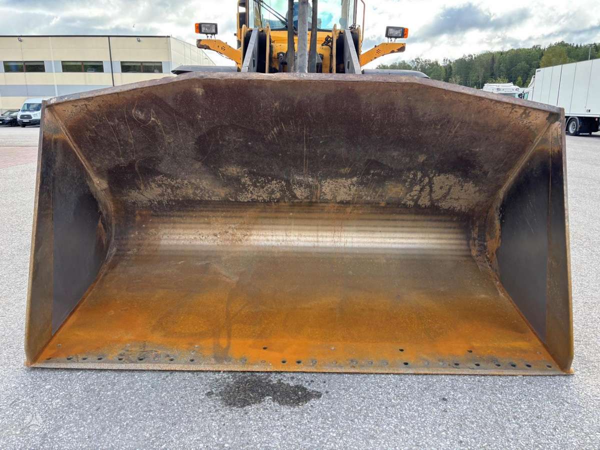 Volvo L110E, frontal loader
