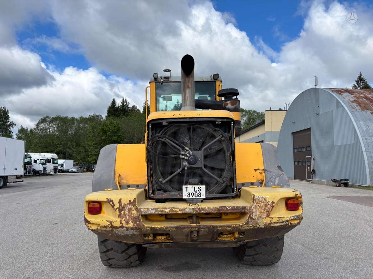 Volvo L110E, frontal loader