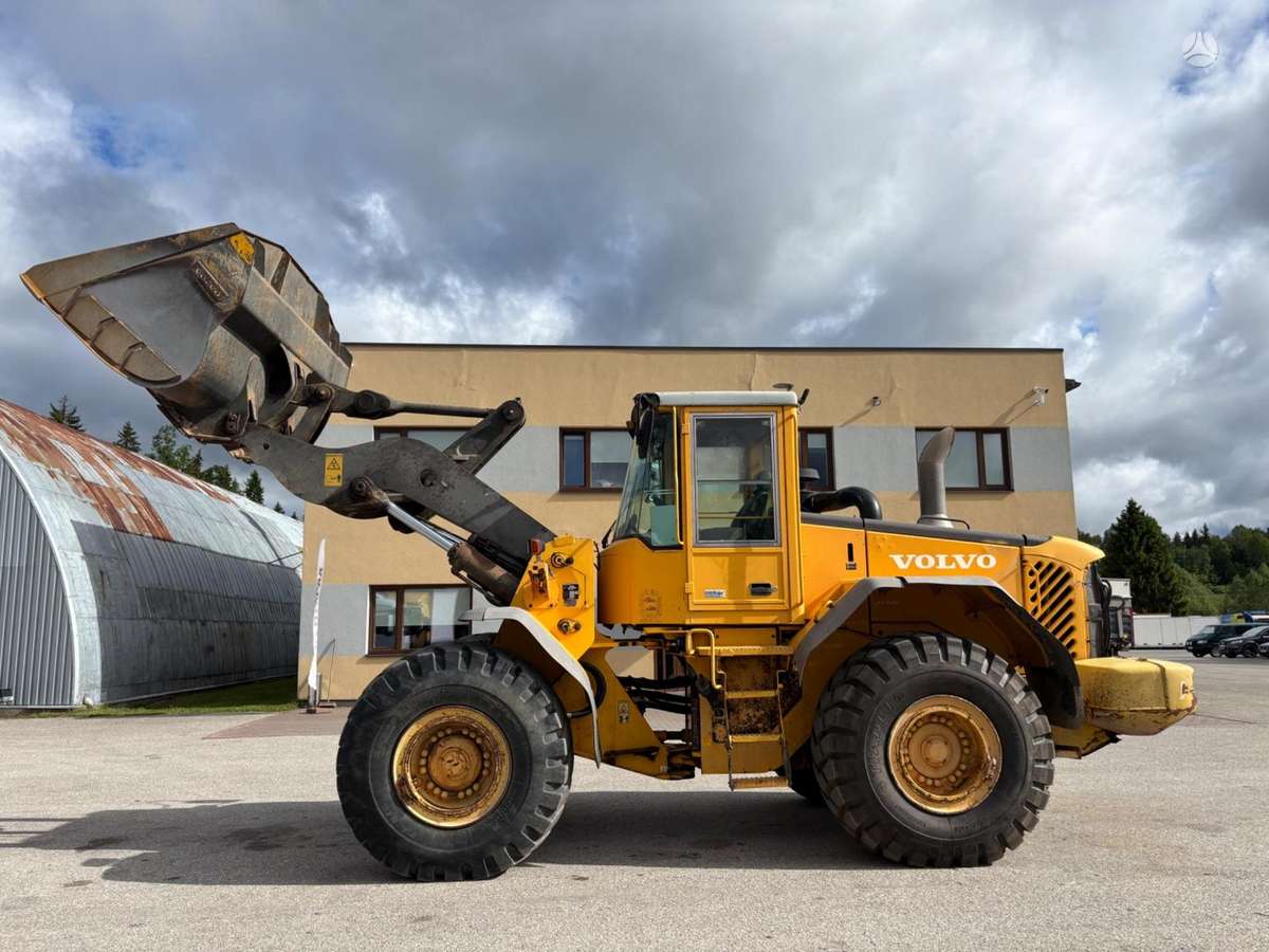 Volvo L110E, frontaliniai krautuvai