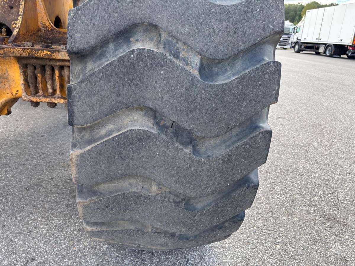 Volvo L110E, frontal loader