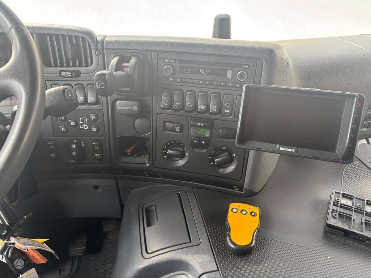Scania P320, box trucks / box vans