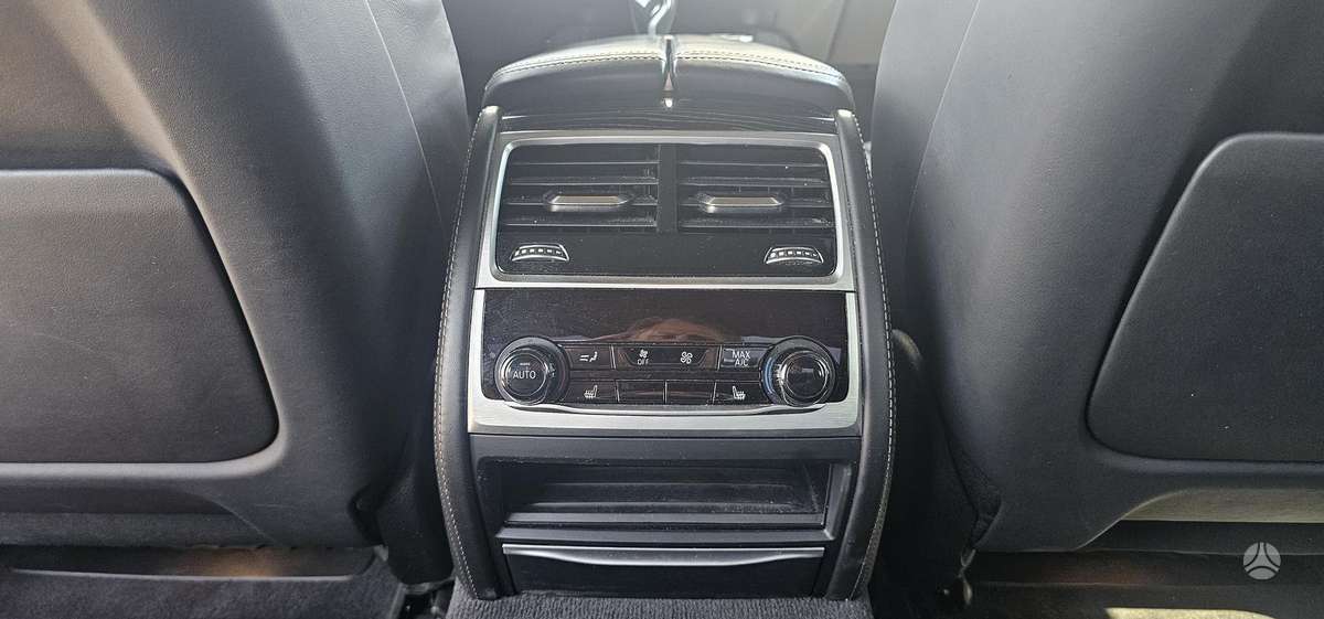BMW 750, 4.4 l., Седан