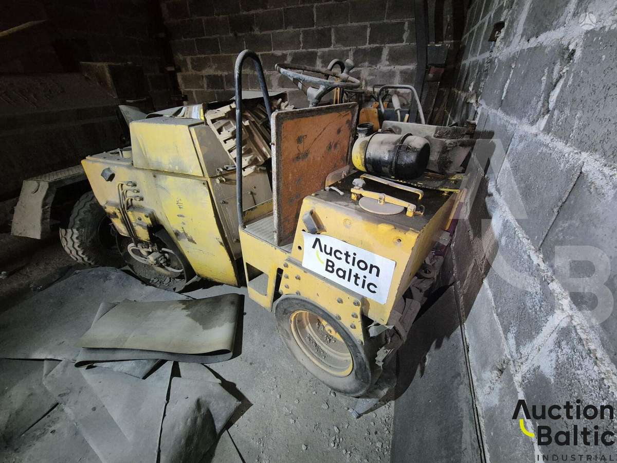 Bomag BW 100 AC, vibrator / compactor